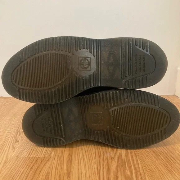 Dr Martens Vegan Flora Boots - Picture 3 of 9